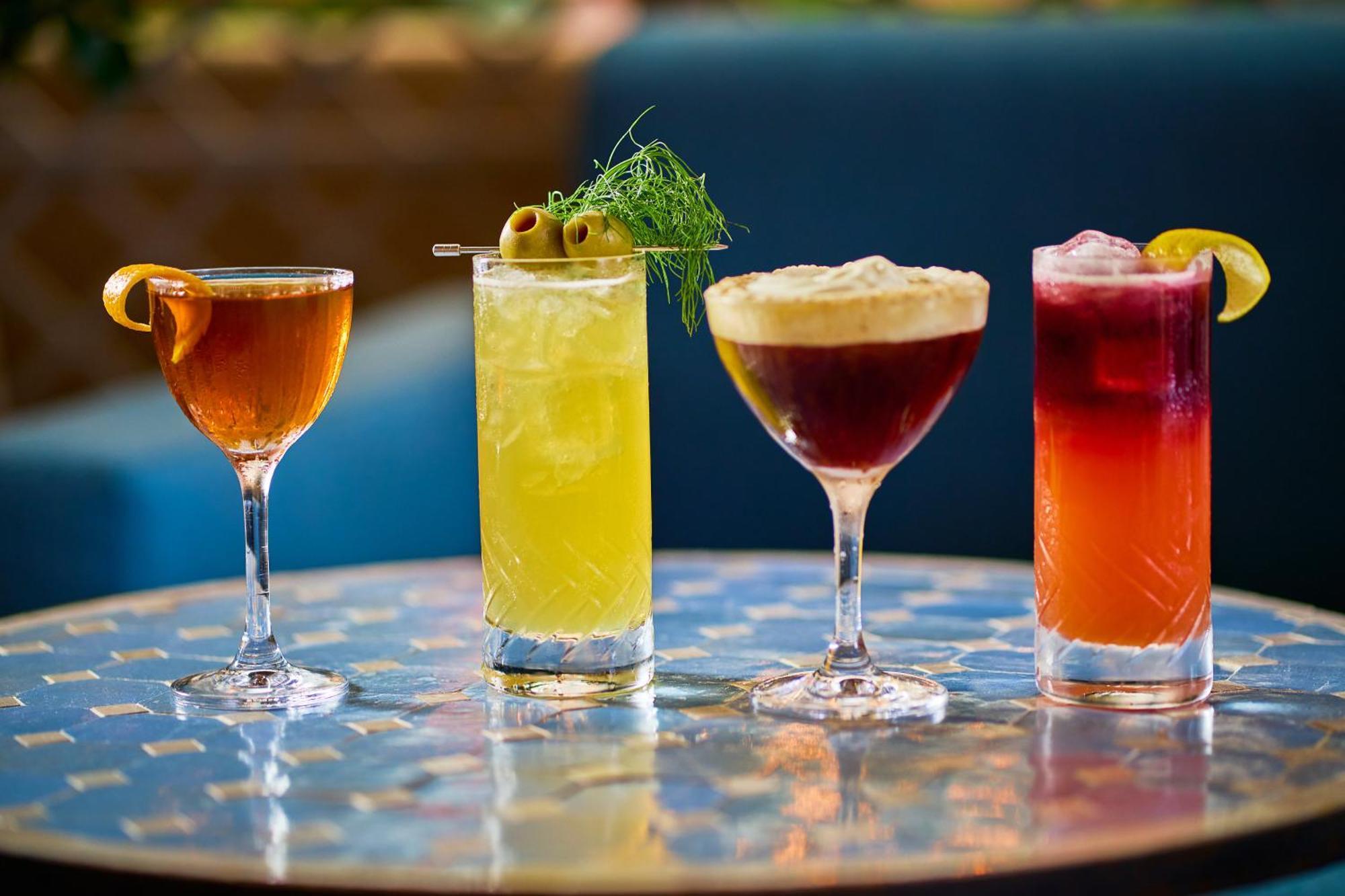 Kimpton Theta New York - Times Square By Ihg Hotel Exterior foto Cocktails at the bar
